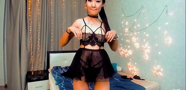  This Little Chinese Girl Can Dance And Masturbate For You...